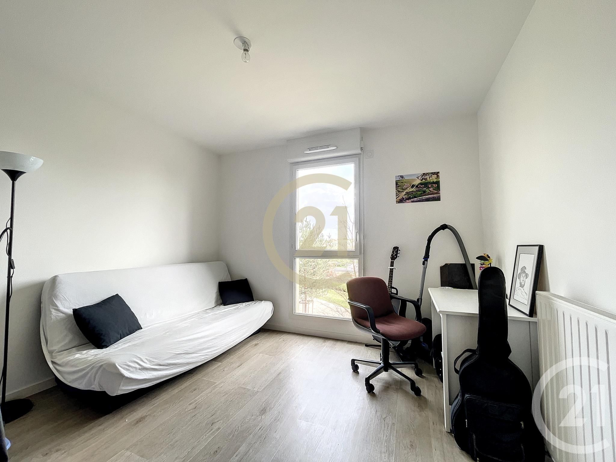 Appartement a louer jouy-le-moutier - 4 pièce(s) - 86.3 m2 - Surfyn