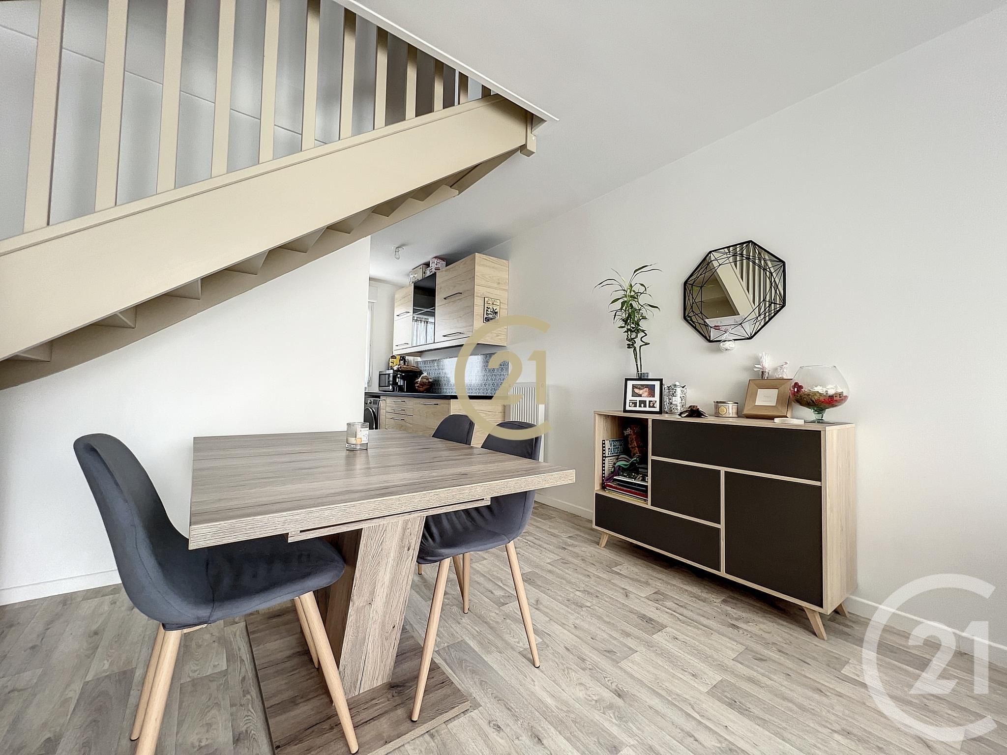 Appartement a louer jouy-le-moutier - 4 pièce(s) - 82.72 m2 - Surfyn