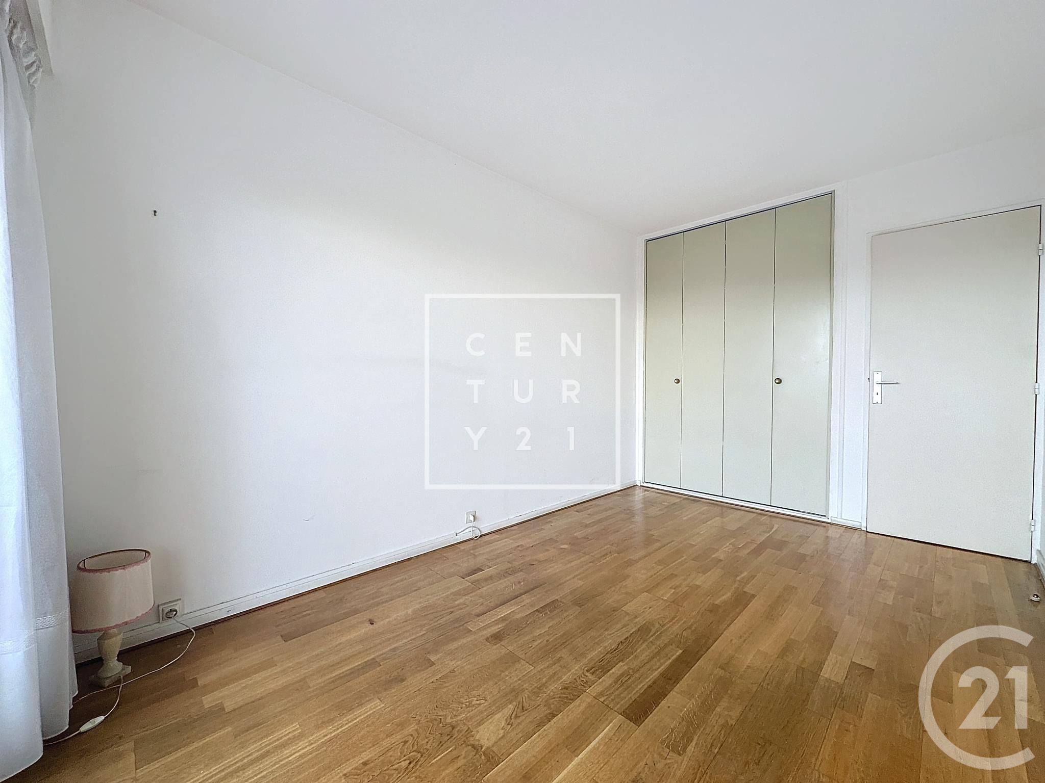 Appartement a louer fontenay-aux-roses - 2 pièce(s) - 62.93 m2 - Surfyn