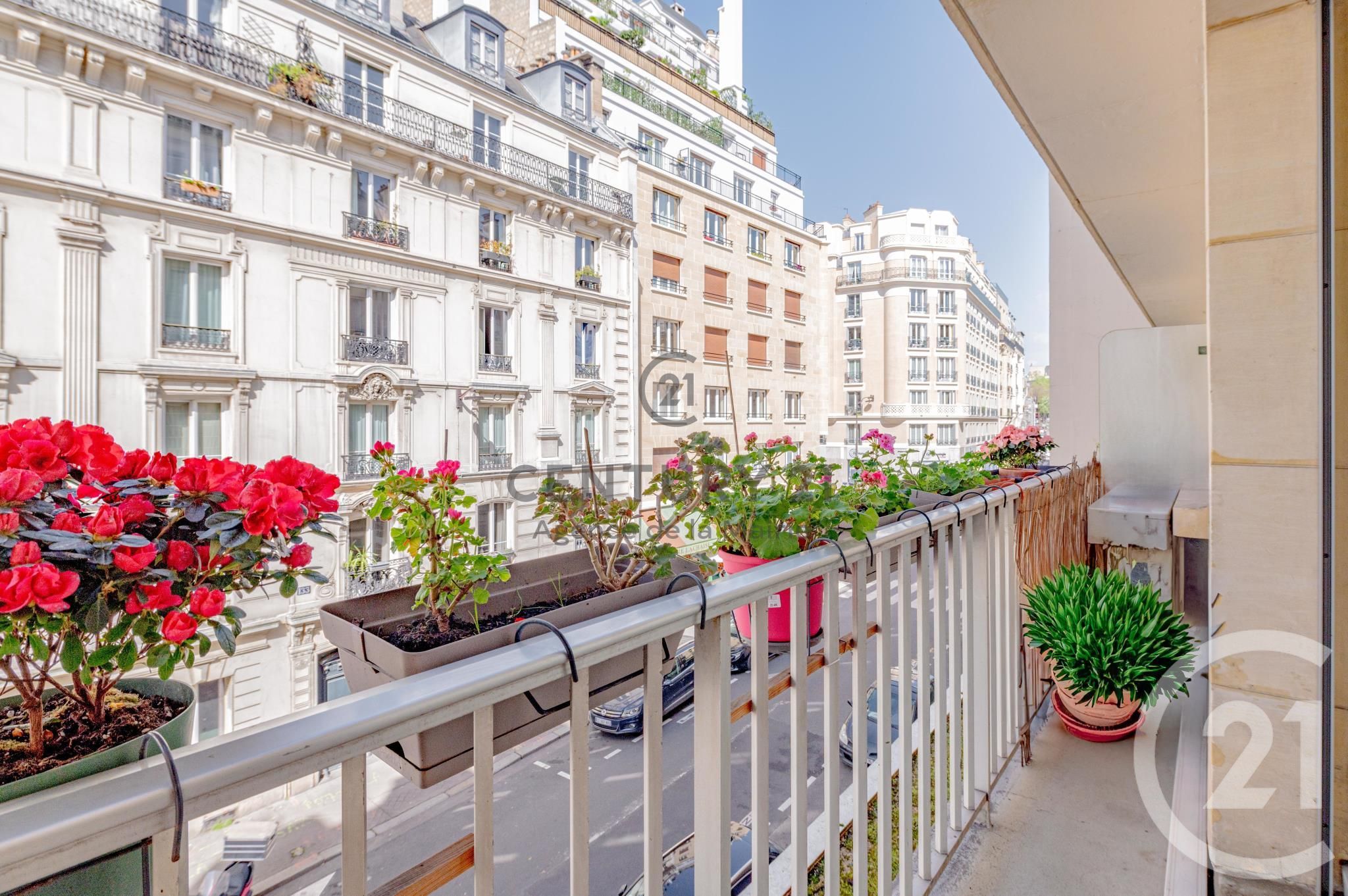 Appartement a louer paris-11e-arrondissement - 5 pièce(s) - 110.16 m2 - Surfyn