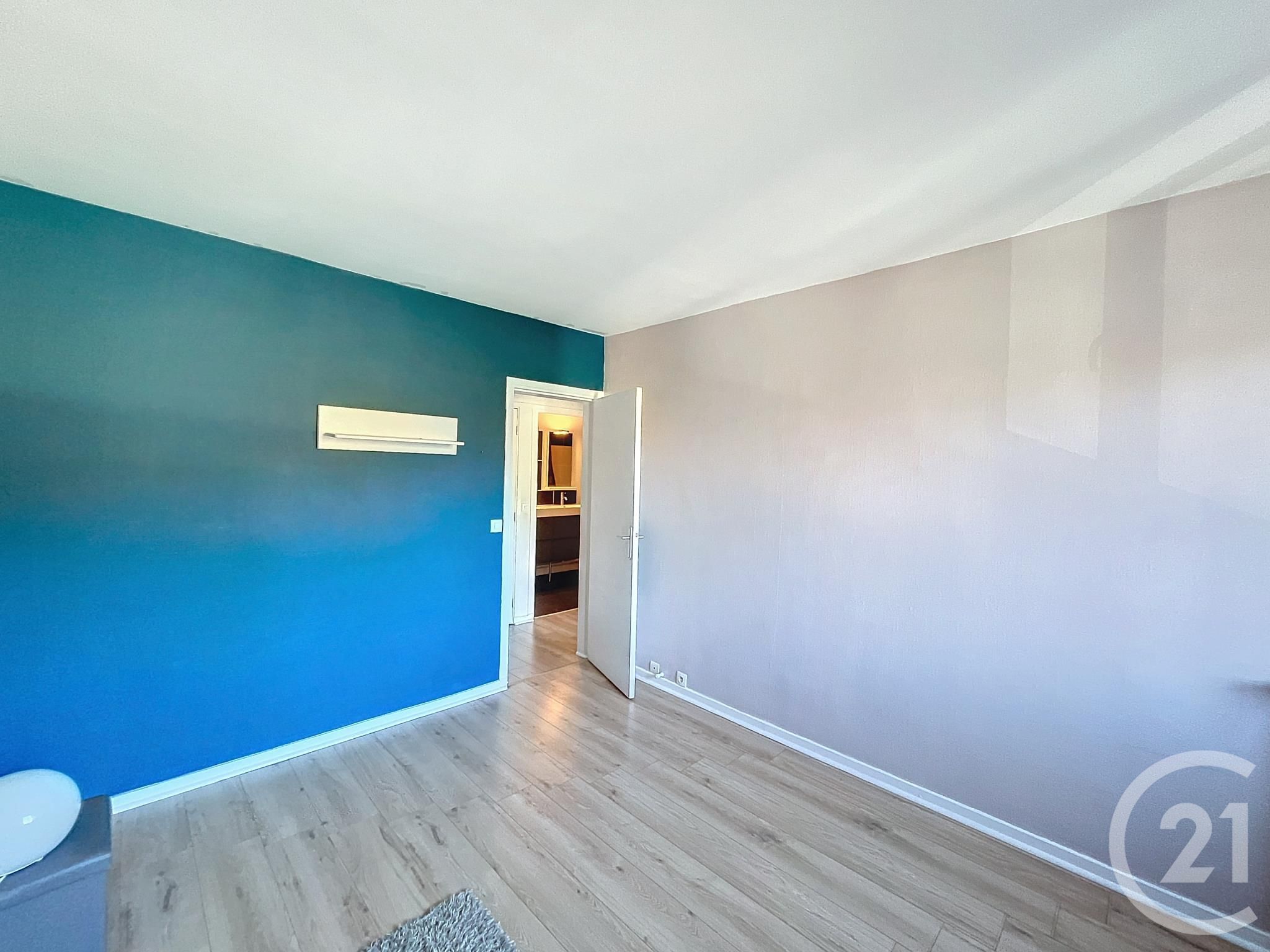 Appartement a vendre  - 3 pièce(s) - 70.72 m2 - Surfyn