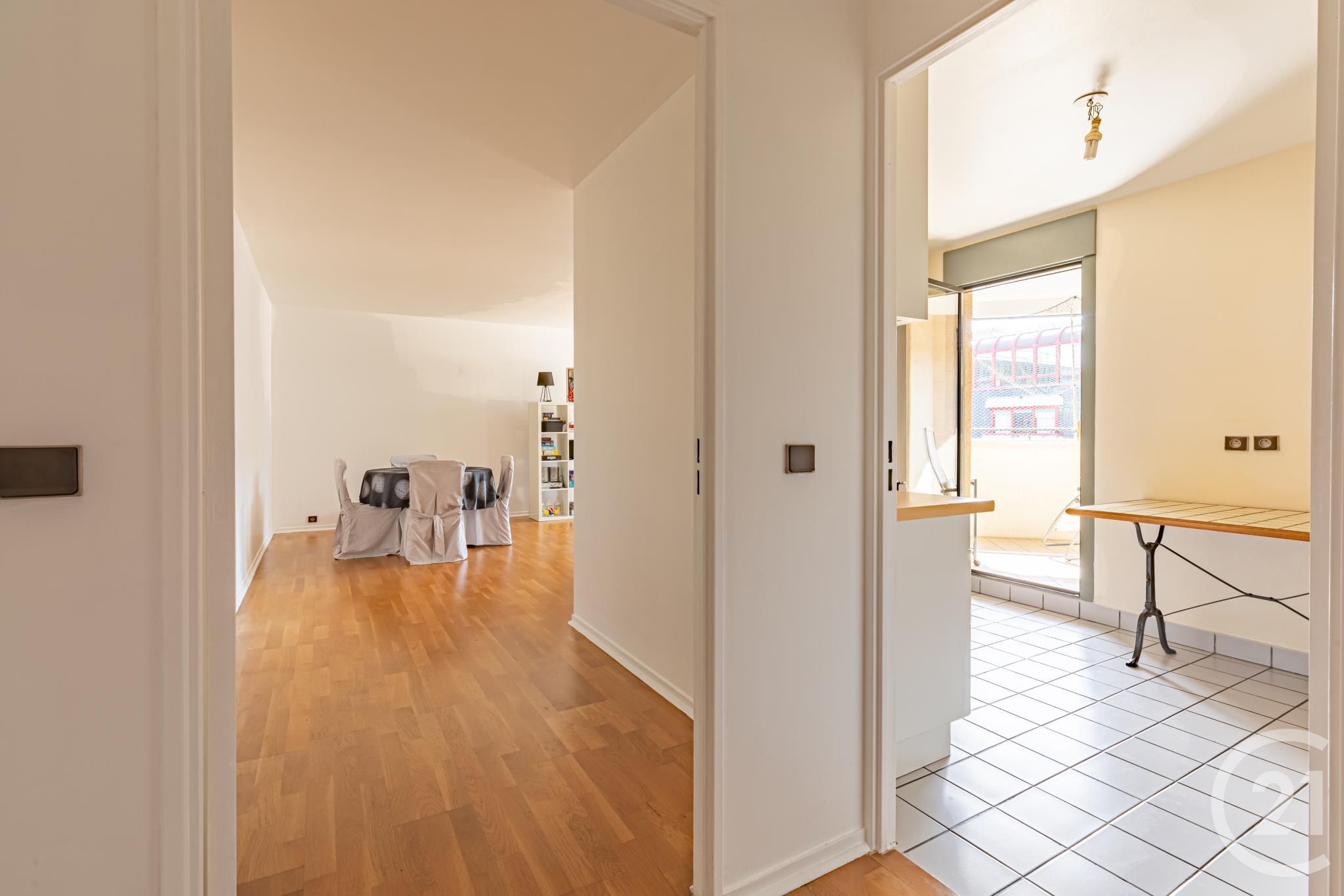 Appartement a louer paris-14e-arrondissement - 3 pièce(s) - 84 m2 - Surfyn