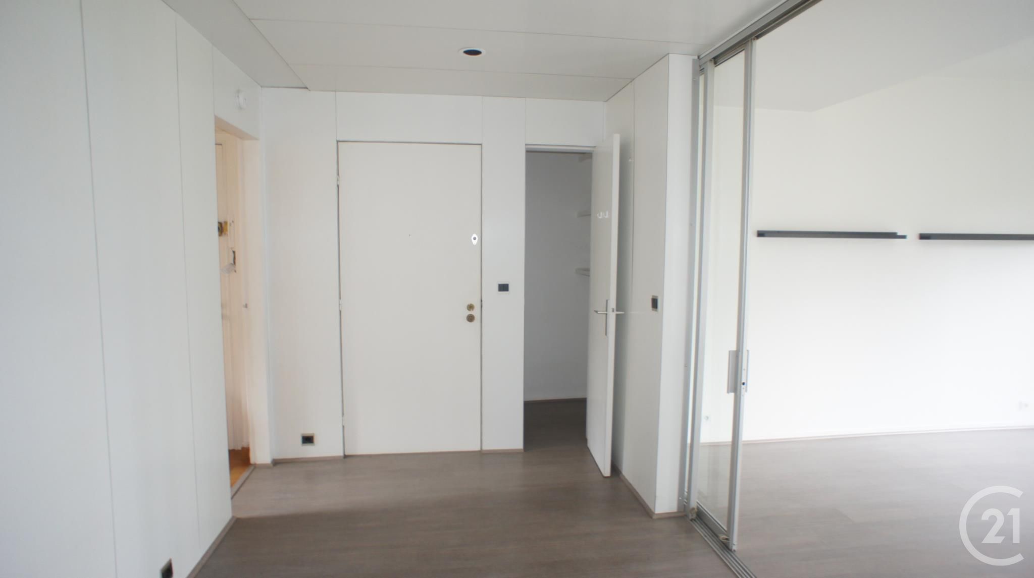 Appartement a louer  - 5 pièce(s) - 102.16 m2 - Surfyn