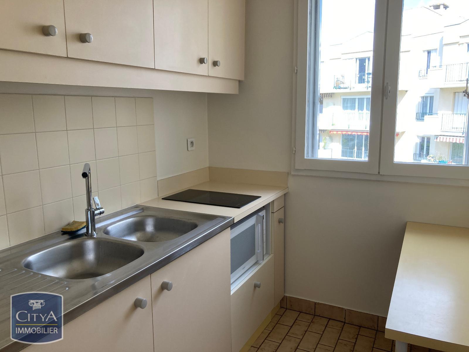 Appartement a louer  - 1 pièce(s) - 33.33 m2 - Surfyn