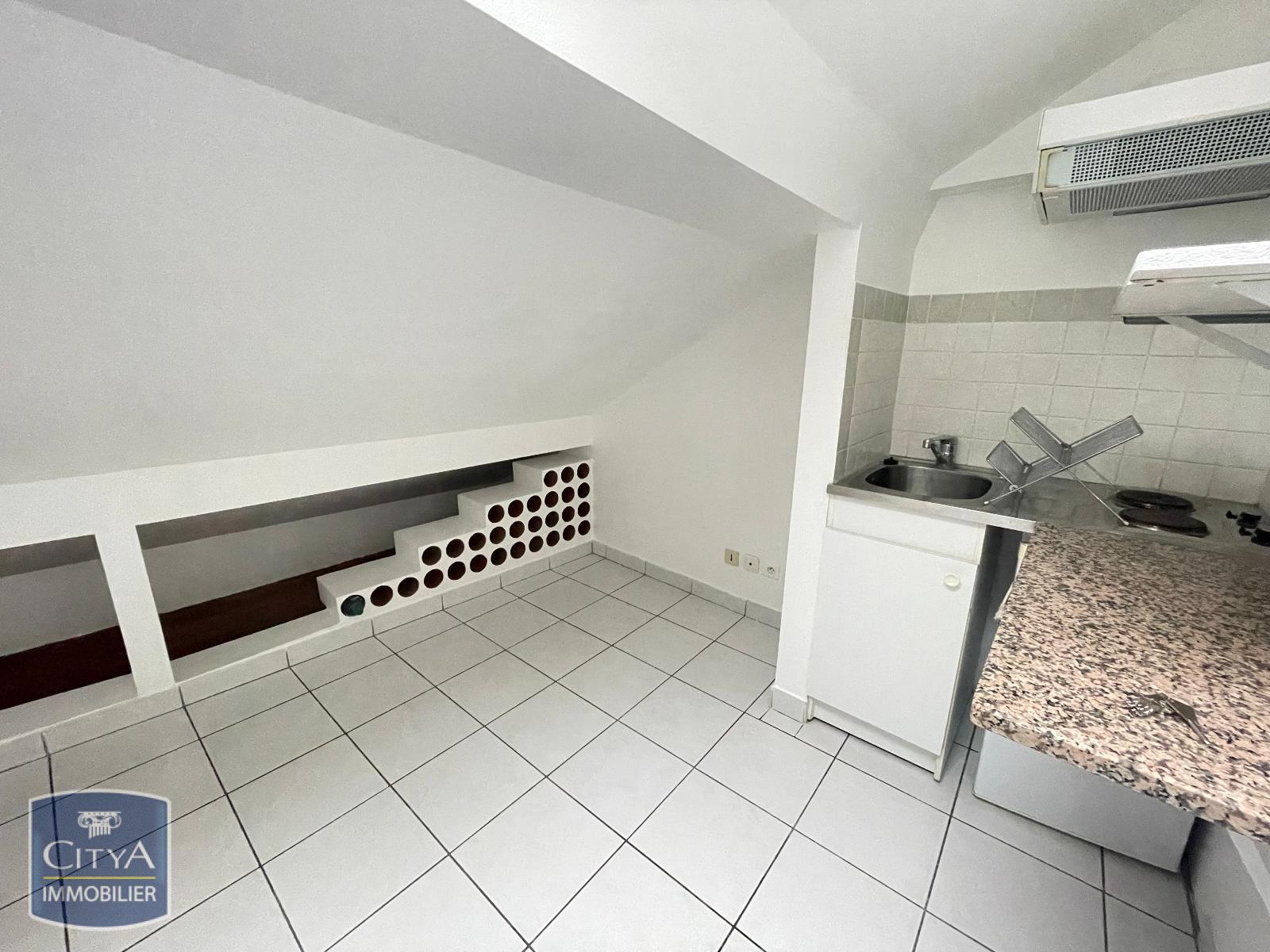 Appartement a louer  - 1 pièce(s) - 8.04 m2 - Surfyn