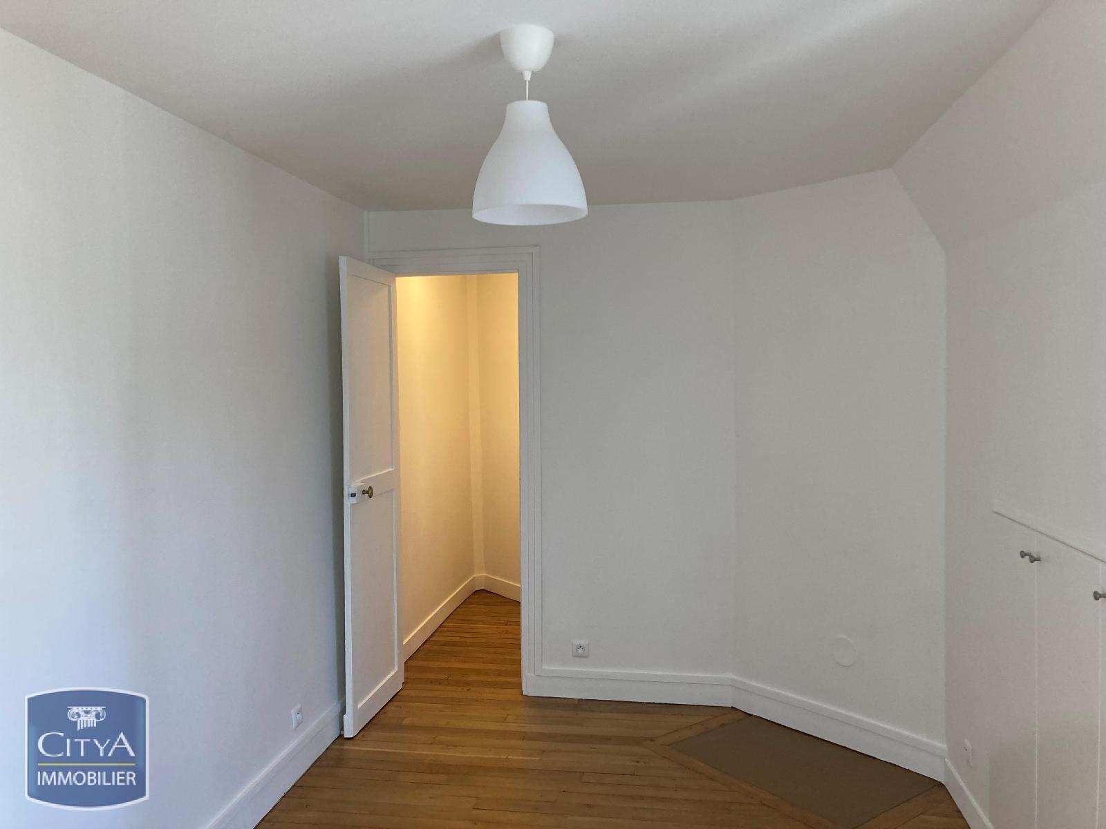 Appartement a louer paris-10e-arrondissement - 3 pièce(s) - 42.32 m2 - Surfyn