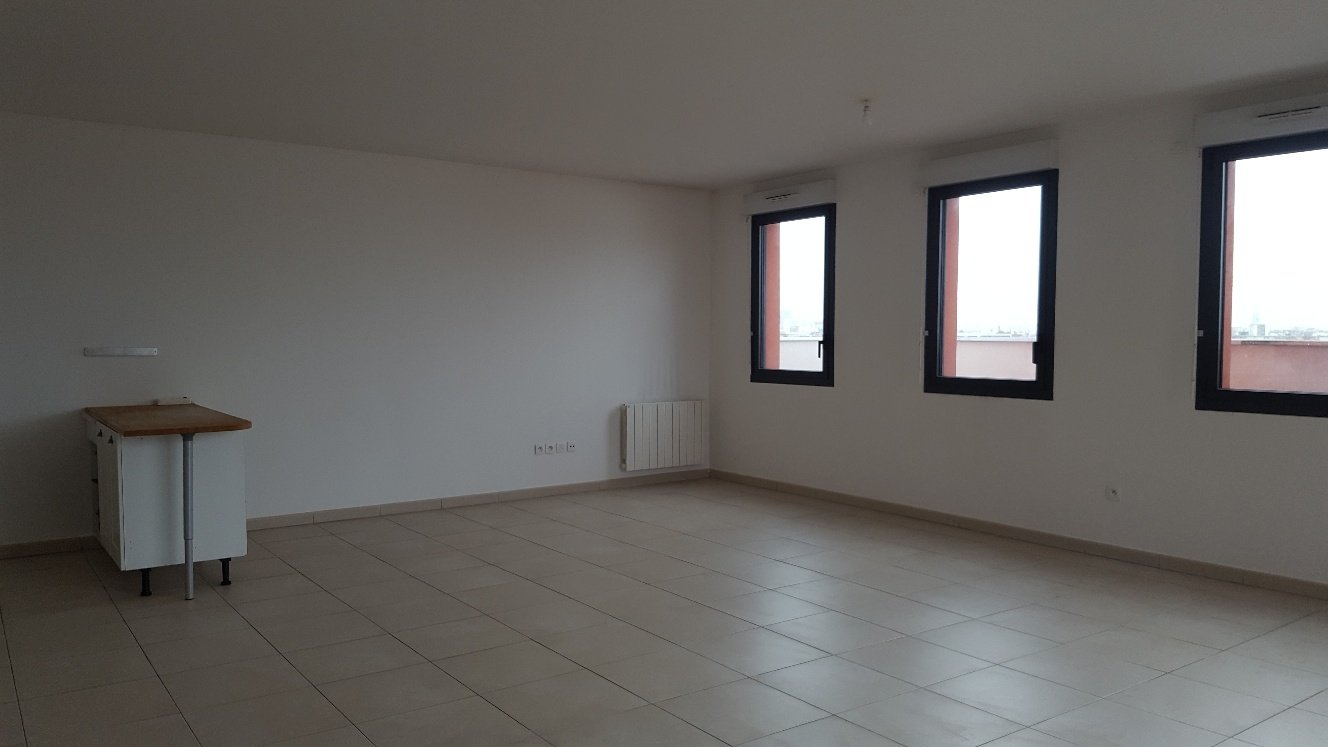 Appartement a louer  - 4 pièce(s) - 91.7 m2 - Surfyn