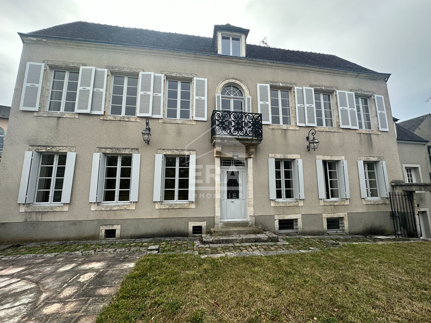 Maison 10 pièces 326 m² chateauroux
