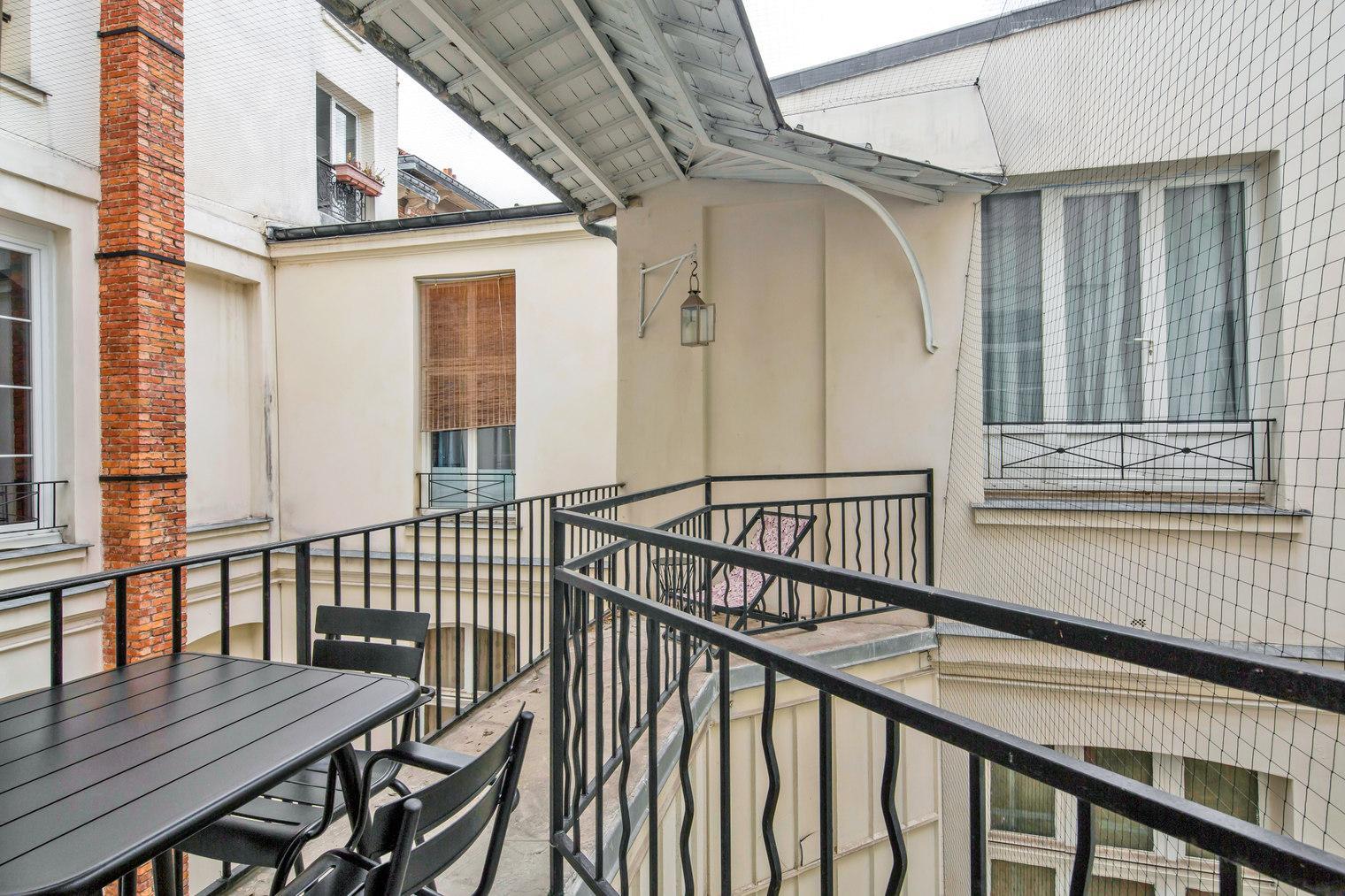 Appartement a louer paris-2e-arrondissement - 4 pièce(s) - 104 m2 - Surfyn