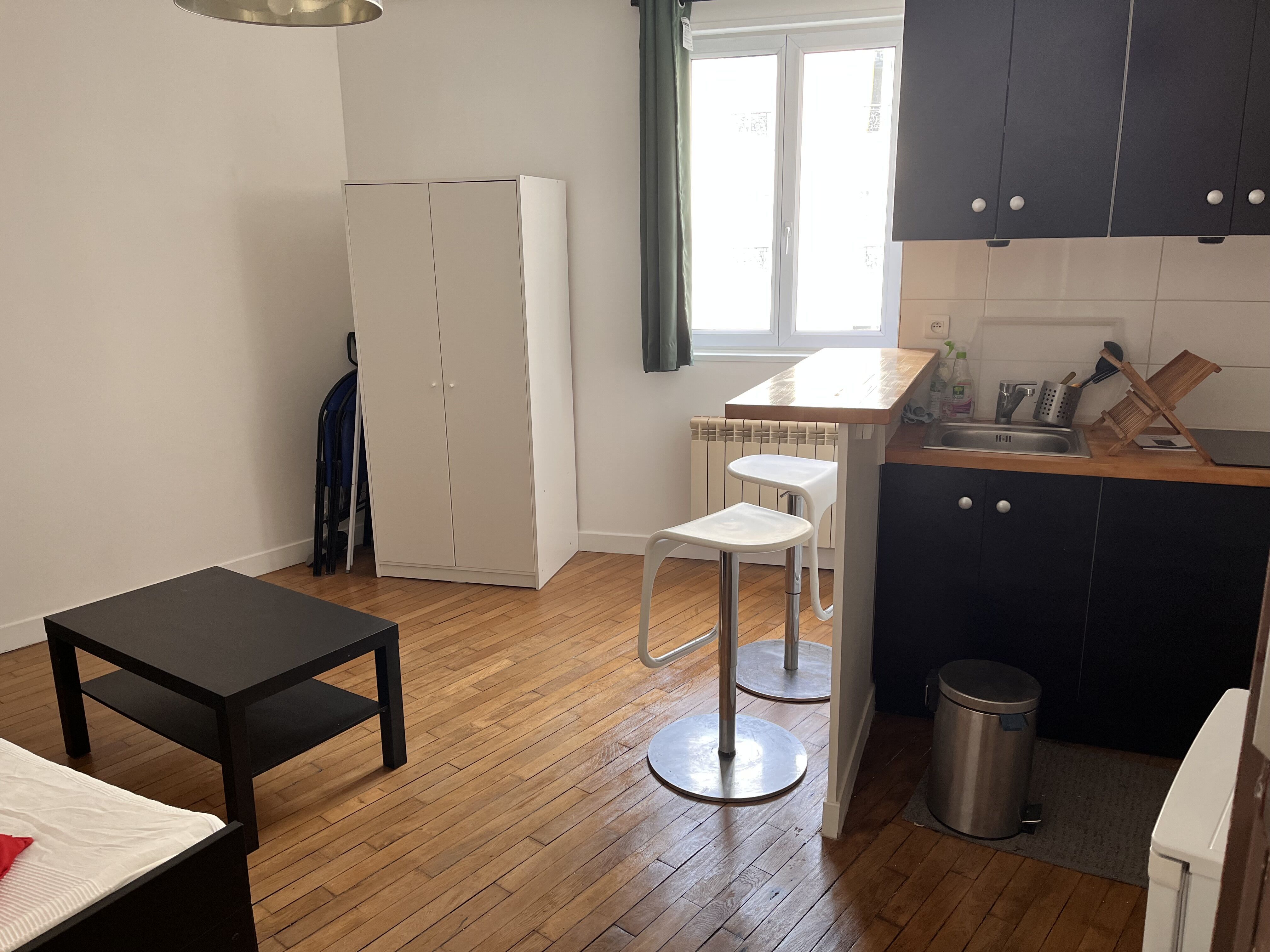Appartement 1 pièce(s) 19 m²à louer Asnieres-sur-seine