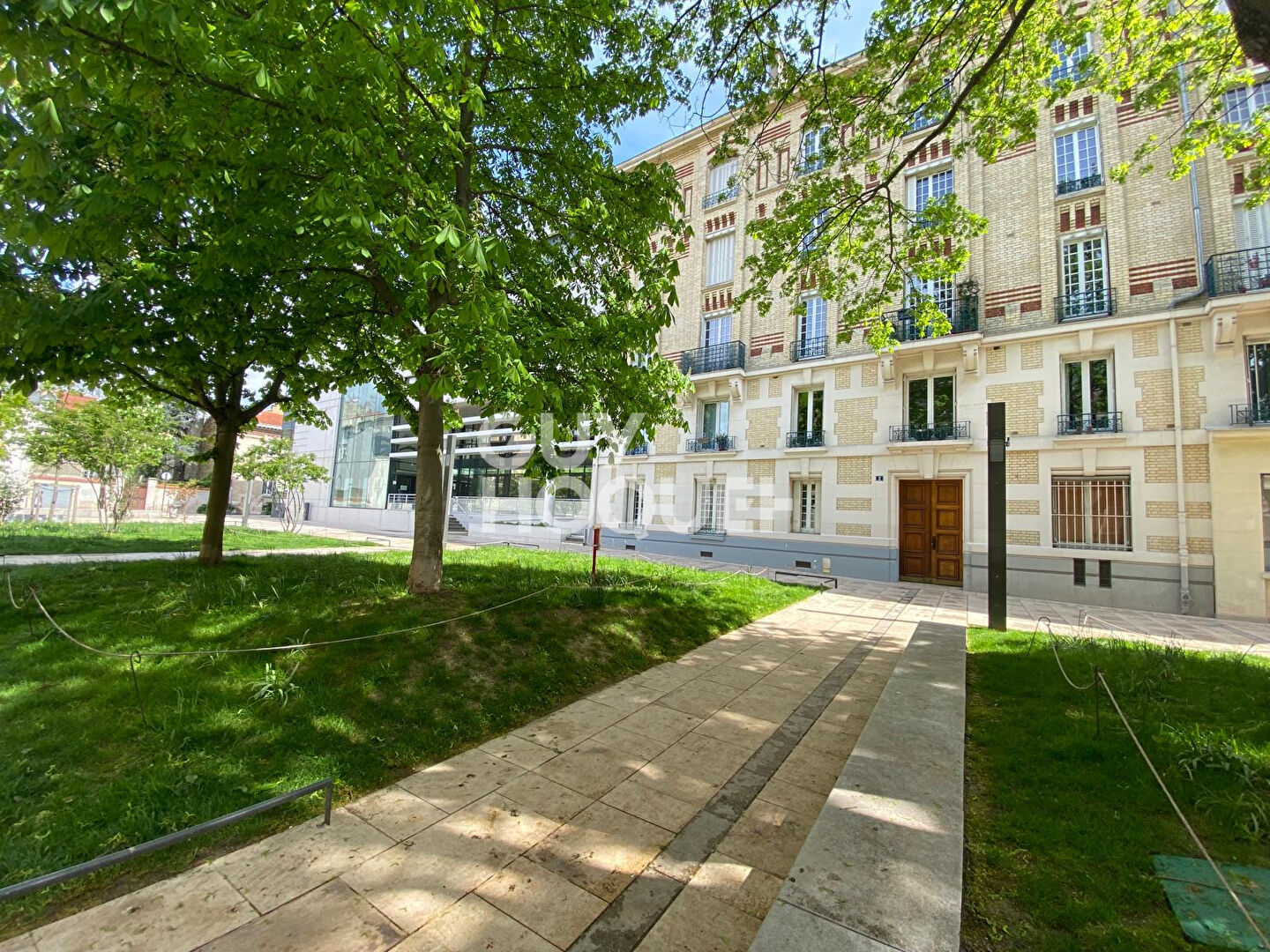 Appartement 4 pièces 77 m² Montrouge
