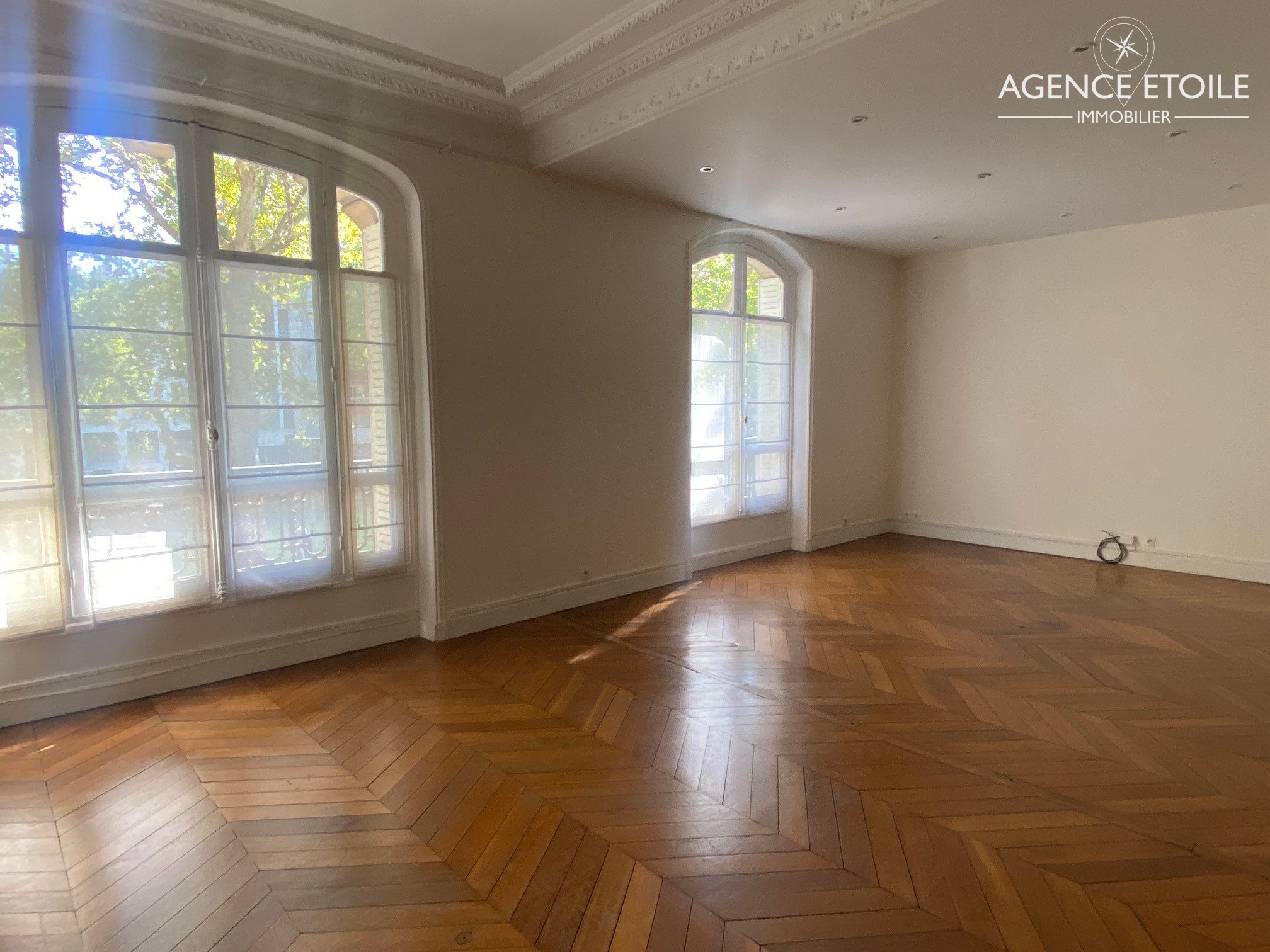 Appartement a louer paris-10e-arrondissement - 4 pièce(s) - 97.97 m2 - Surfyn
