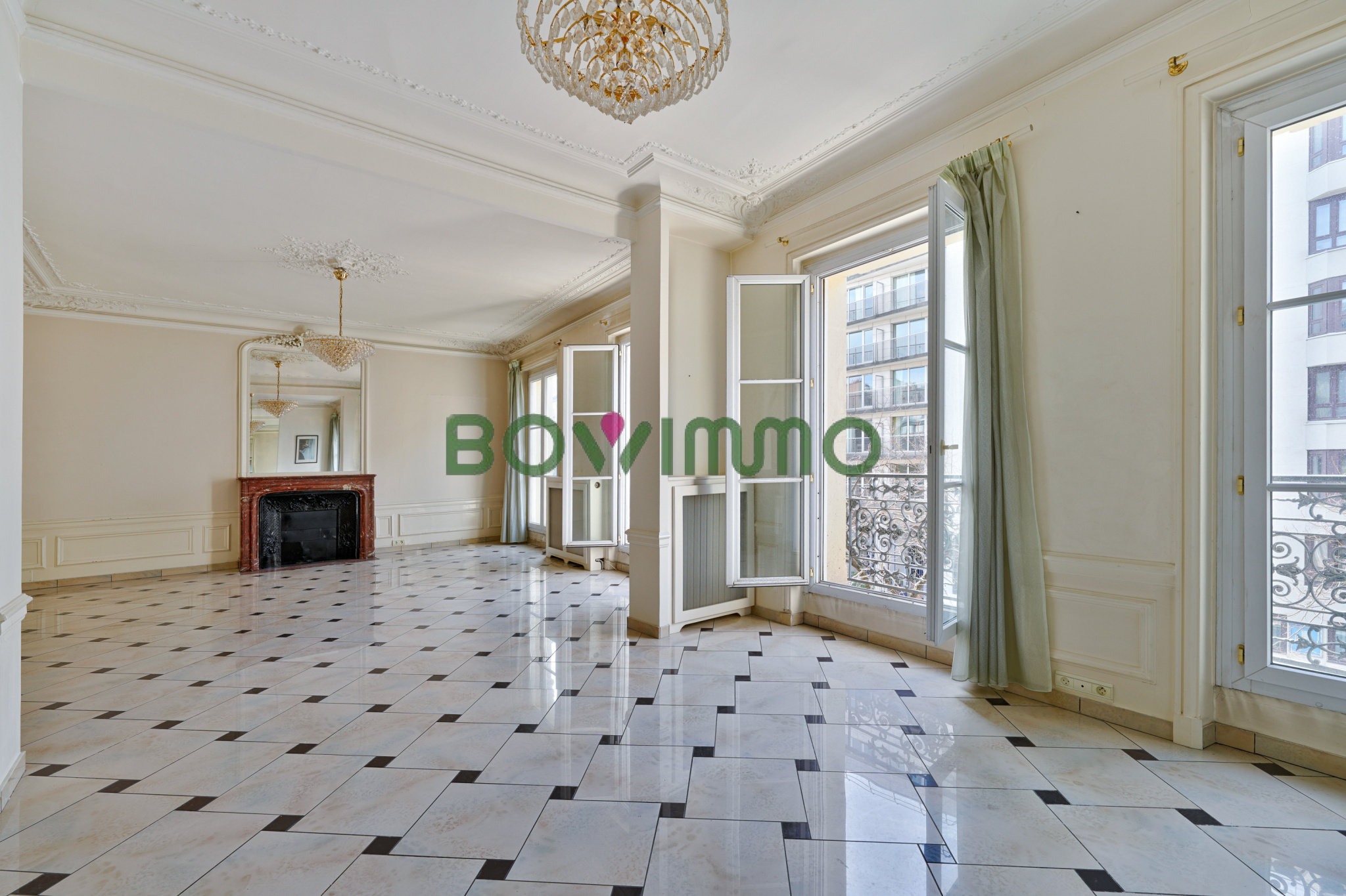 Appartement a louer paris-18e-arrondissement - 4 pièce(s) - 104.71 m2 - Surfyn