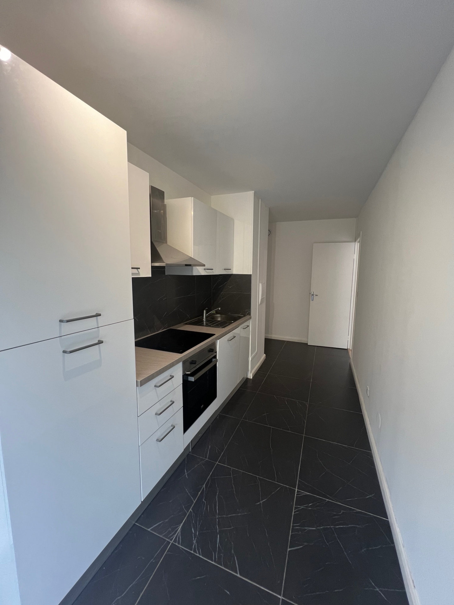Appartement a louer  - 4 pièce(s) - 75.1 m2 - Surfyn