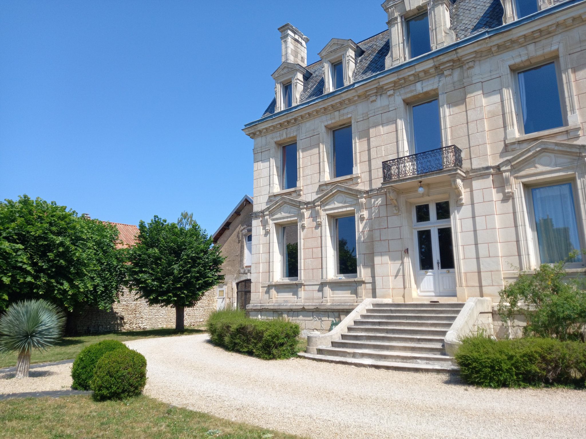 Maison 13 pièces 436 m² Neuville-de-Poitou