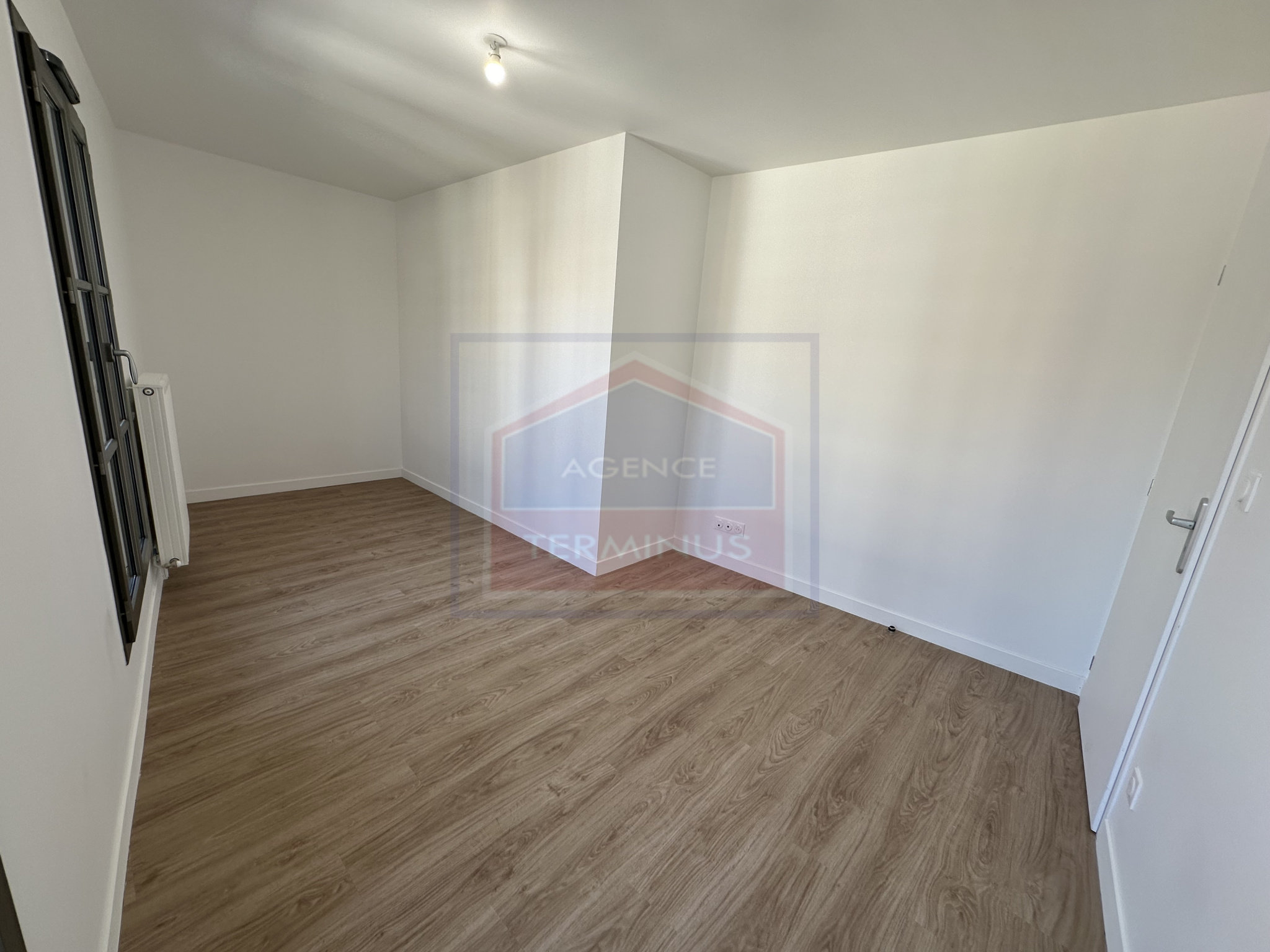 Appartement a louer  - 3 pièce(s) - 57.7 m2 - Surfyn