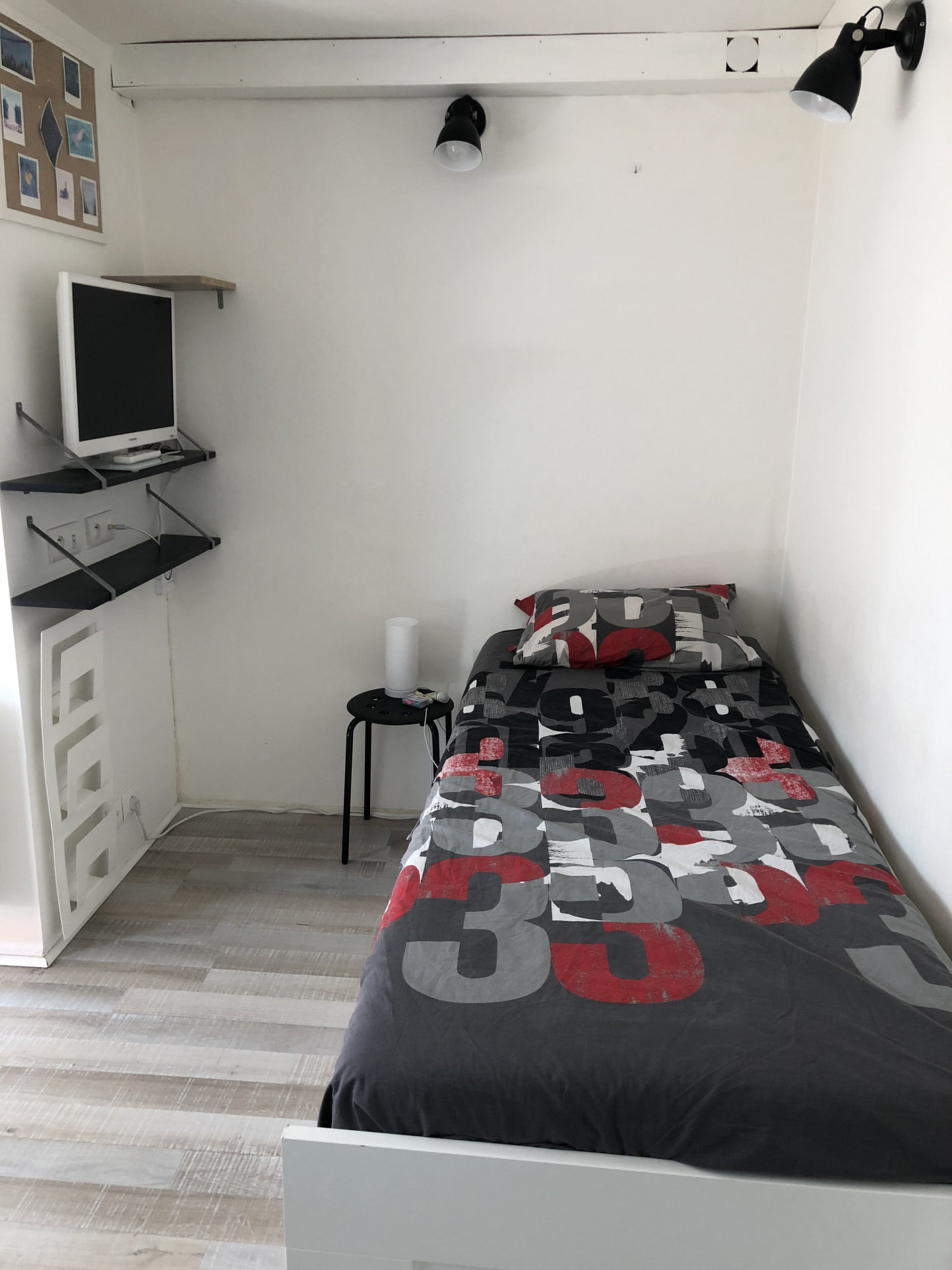 Appartement a louer  - 1 pièce(s) - 13.8 m2 - Surfyn