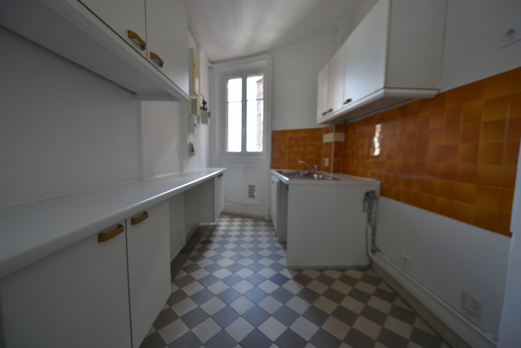 Appartement a louer paris-18e-arrondissement - 5 pièce(s) - 120 m2 - Surfyn