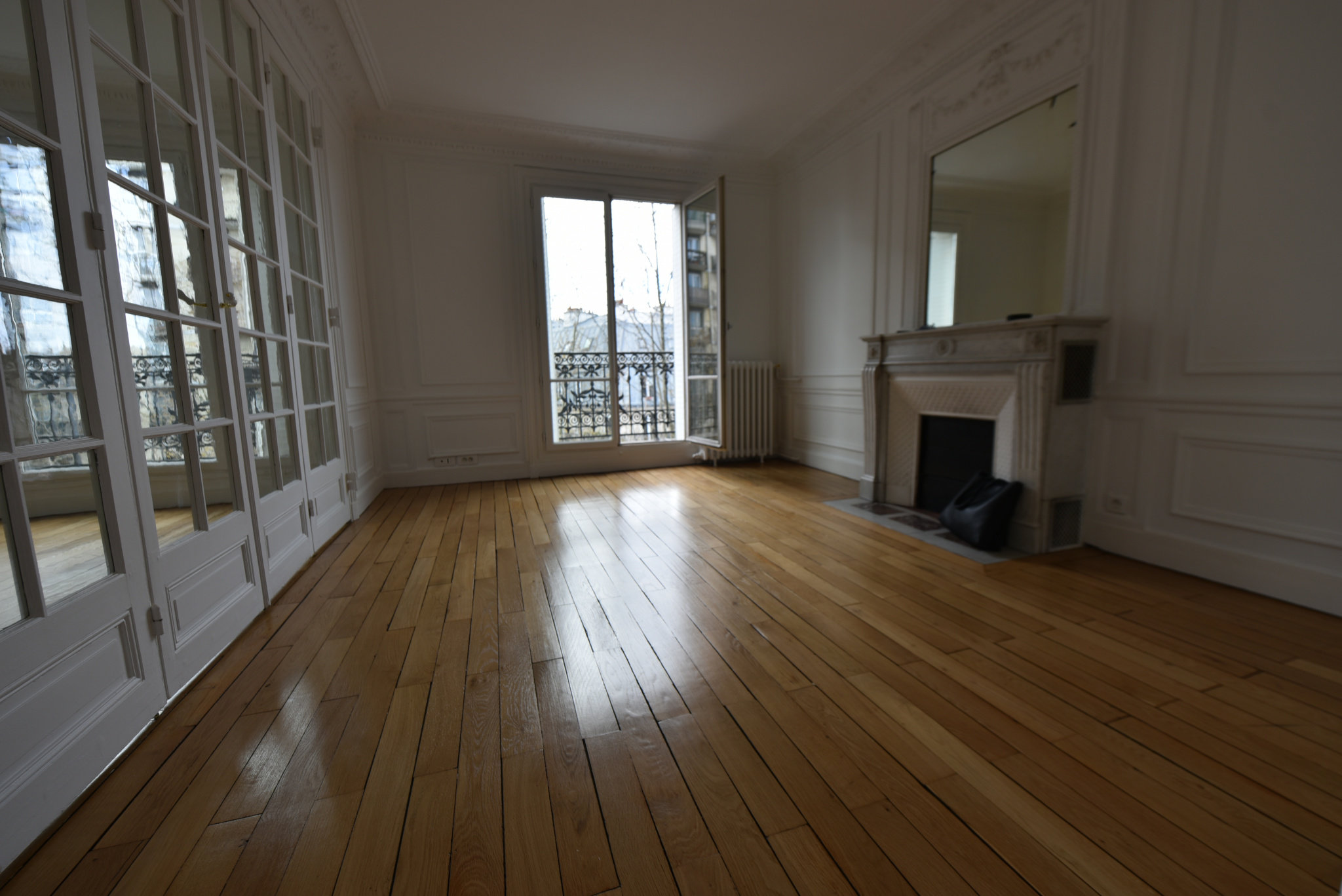 Appartement a louer paris-18e-arrondissement - 5 pièce(s) - 120 m2 - Surfyn