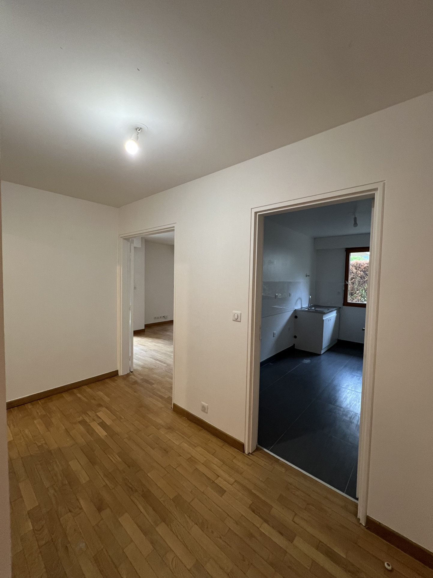 Appartement a louer  - 2 pièce(s) - 60.95 m2 - Surfyn