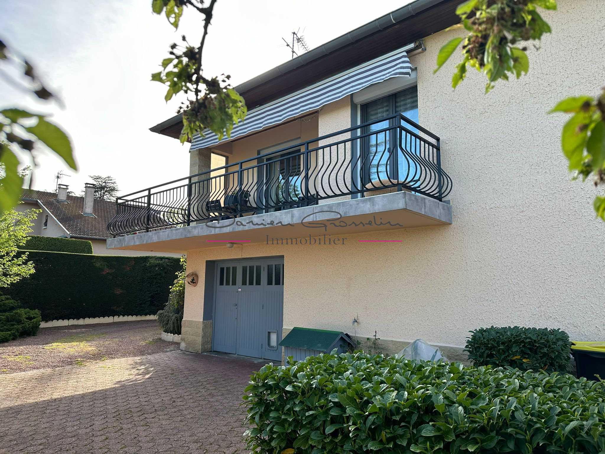 Maison 5 pièces 115 m² Commelle-Vernay