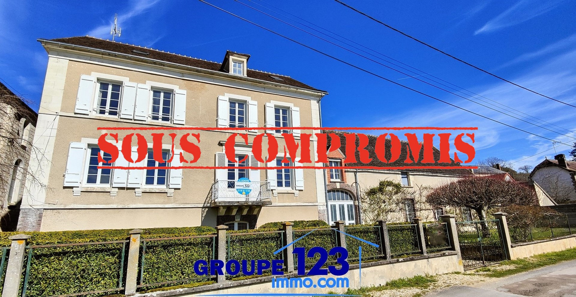 Maison 8 pièces 336 m² Laroche-Saint-Cydroine