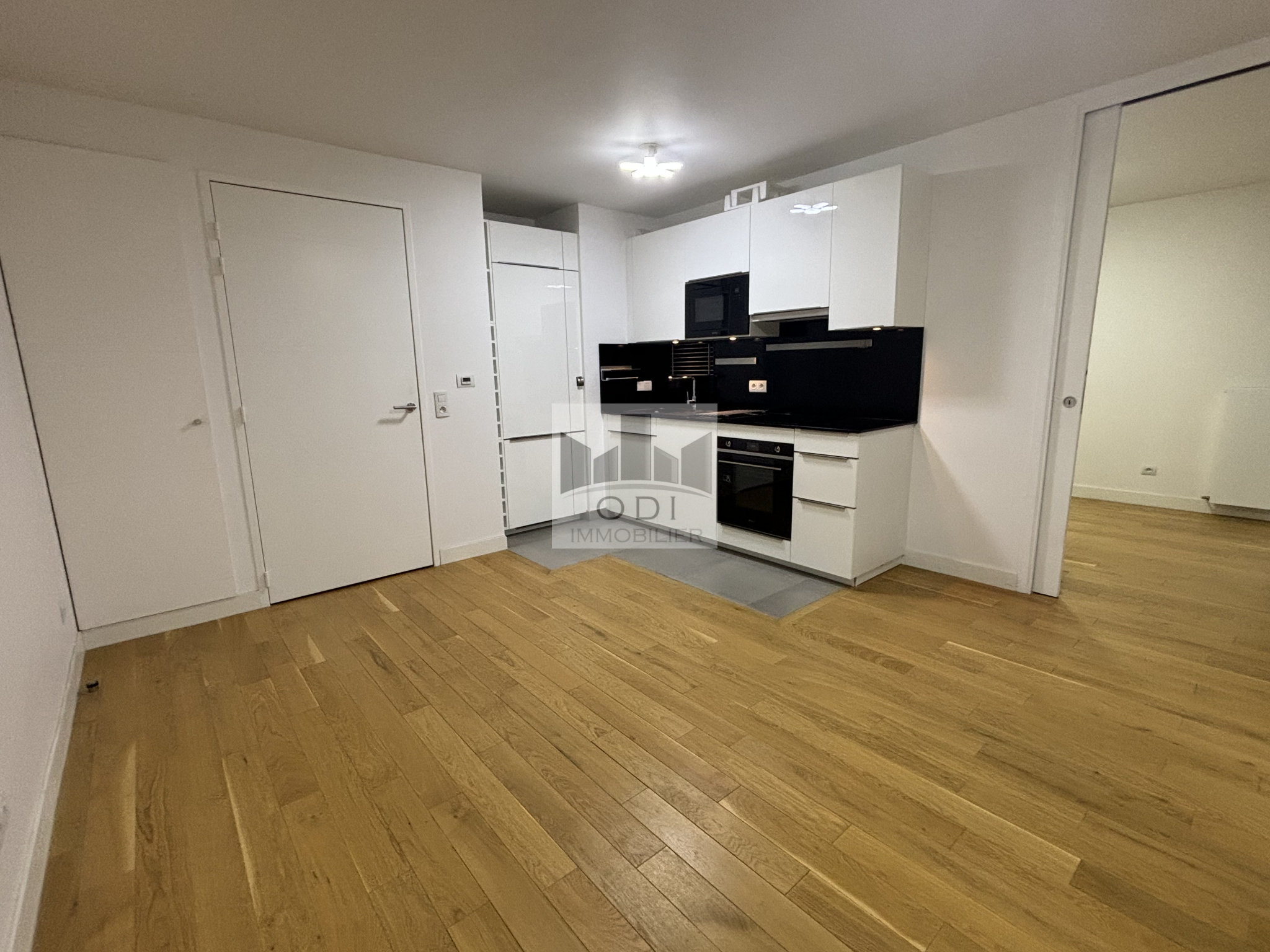 Appartement 2 pièce(s) 42.41 m²à louer Paris-16e-arrondissement