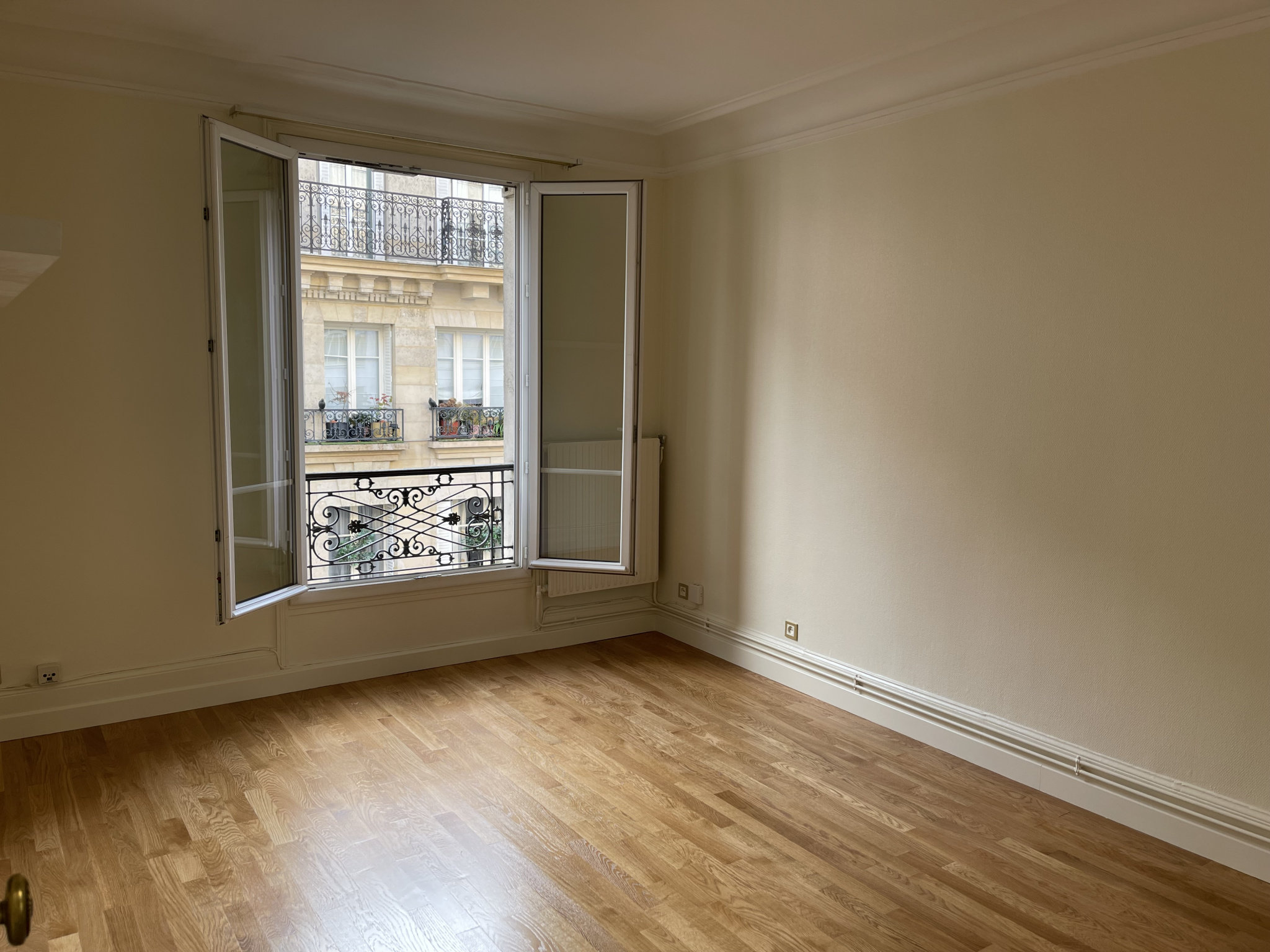 Appartement 2 pièce(s) 40.55 m²à louer Paris-16e-arrondissement