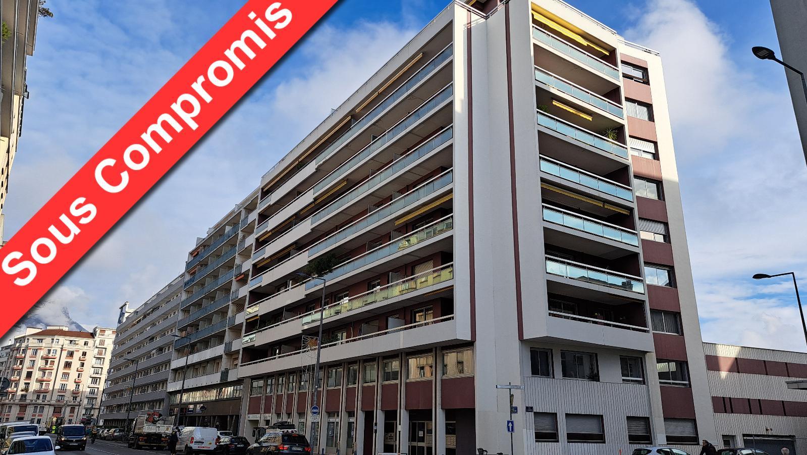 Appartement 4 pièces 98 m² Saint-Martin-d'Hères
