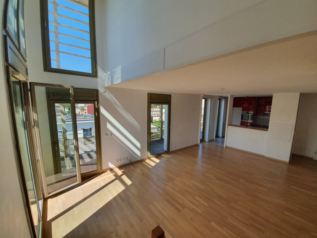 Appartement a louer  - 4 pièce(s) - 84.2 m2 - Surfyn