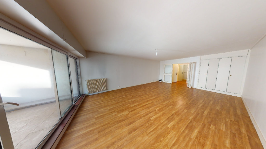 Appartement 2 pièces 81 m²