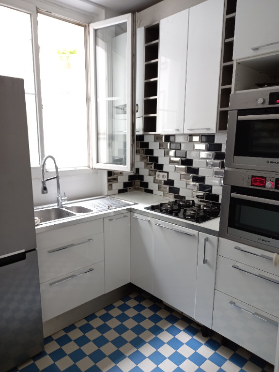 Appartement a louer paris-18e-arrondissement - 3 pièce(s) - 63 m2 - Surfyn