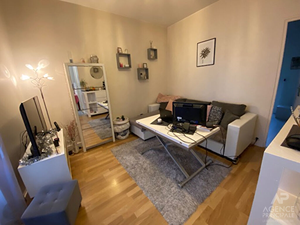 Appartement a louer rueil-malmaison - 2 pièce(s) - 30.17 m2 - Surfyn