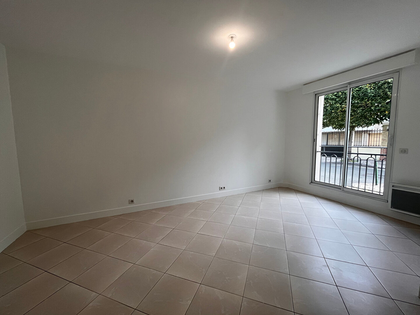 Maison a louer la garenne-colombes - 8 pièce(s) - 178.3 m2 - Surfyn