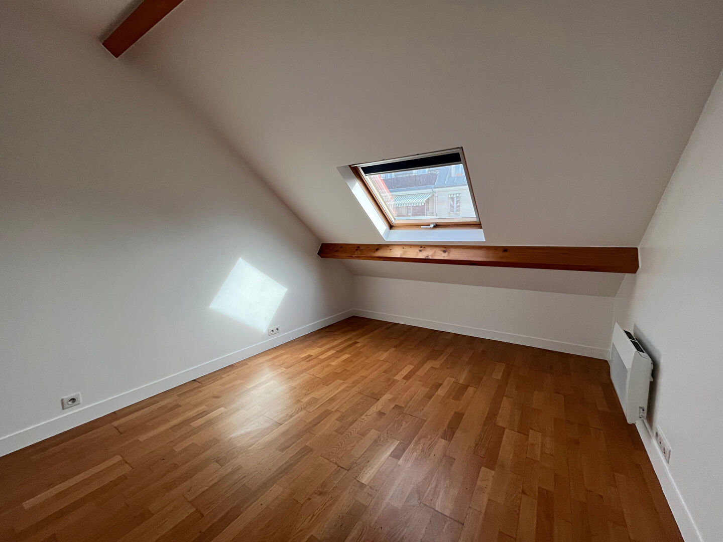 Maison a louer la garenne-colombes - 8 pièce(s) - 178.3 m2 - Surfyn