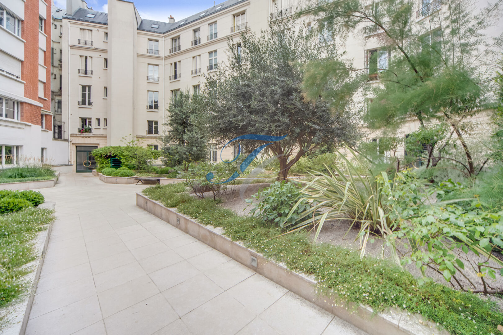 Appartement a louer paris-17e-arrondissement - 2 pièce(s) - 64.85 m2 - Surfyn