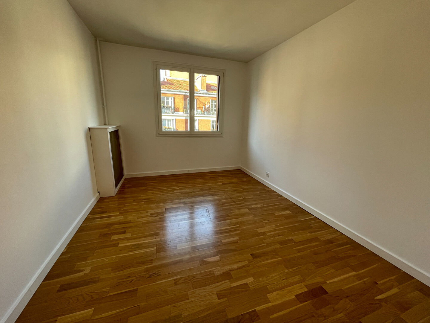 Appartement a louer levallois-perret - 4 pièce(s) - 85.37 m2 - Surfyn
