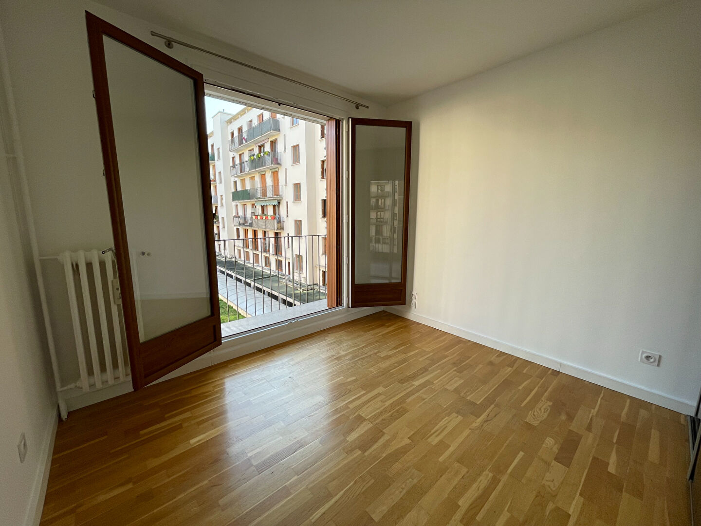 Appartement a louer levallois-perret - 4 pièce(s) - 85.37 m2 - Surfyn