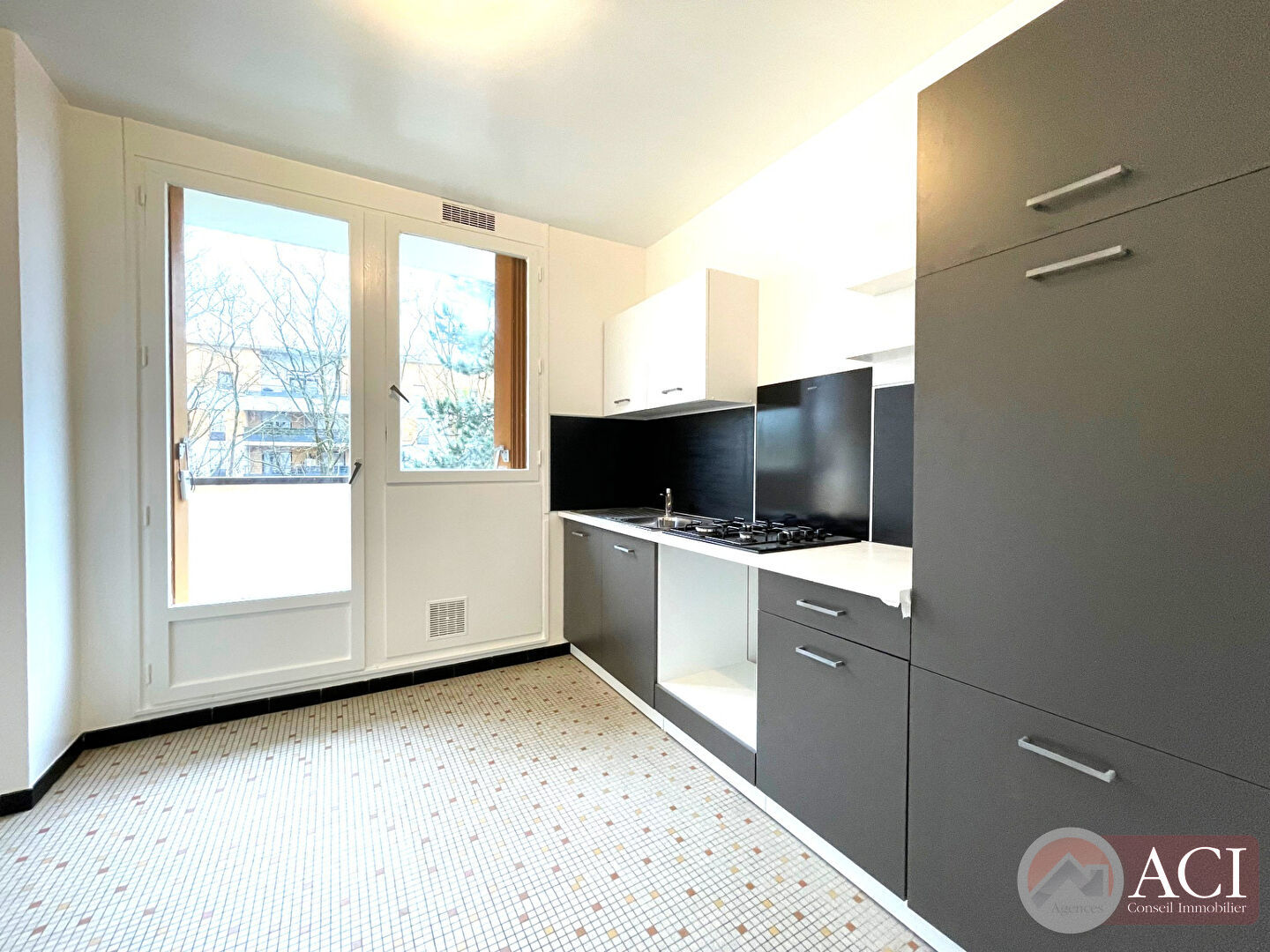 Appartement a louer saint-ouen-l'aumone - 4 pièce(s) - 85 m2 - Surfyn
