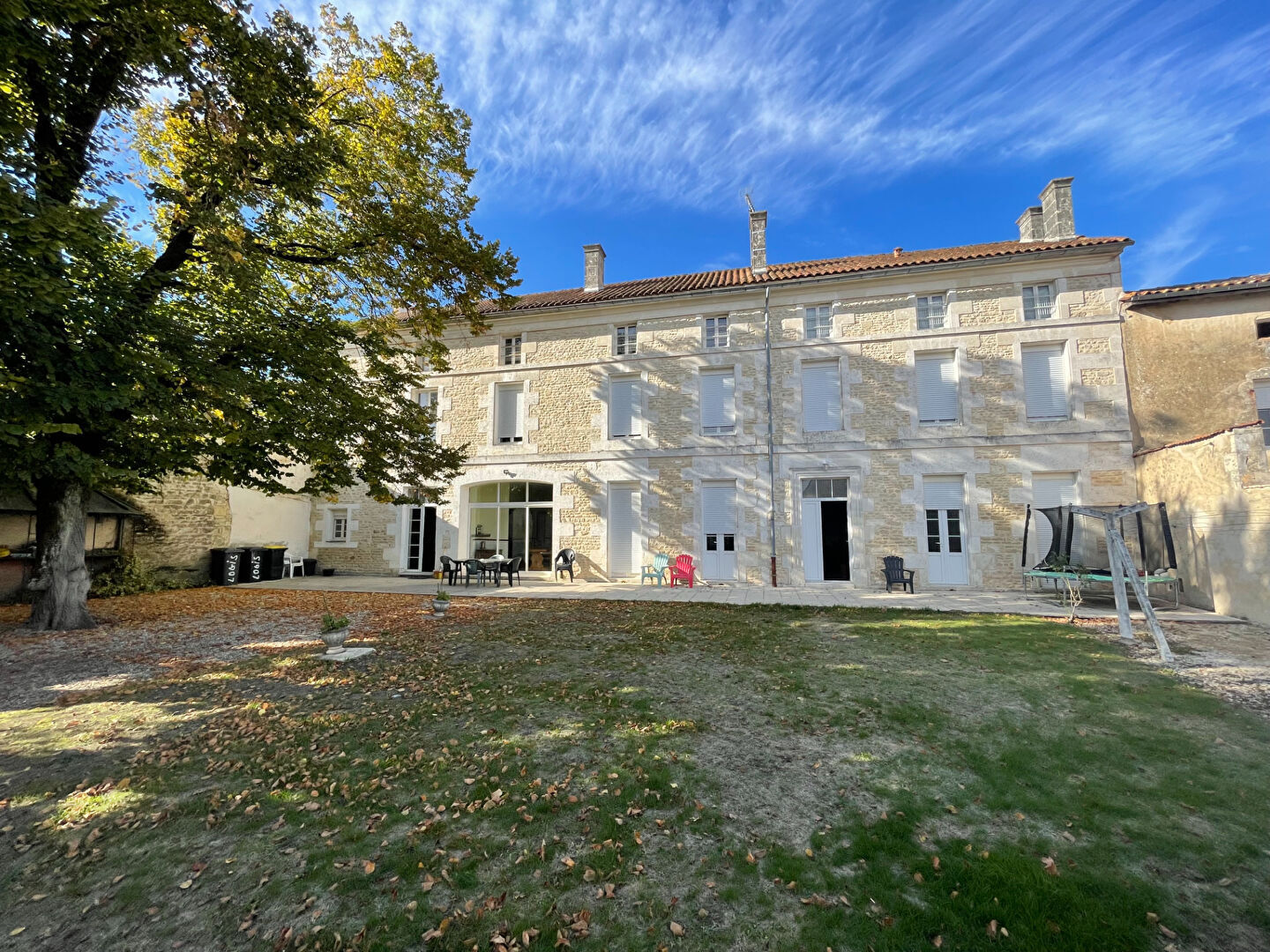 Maison 17 pièces 500 m² Saint-Cybardeaux