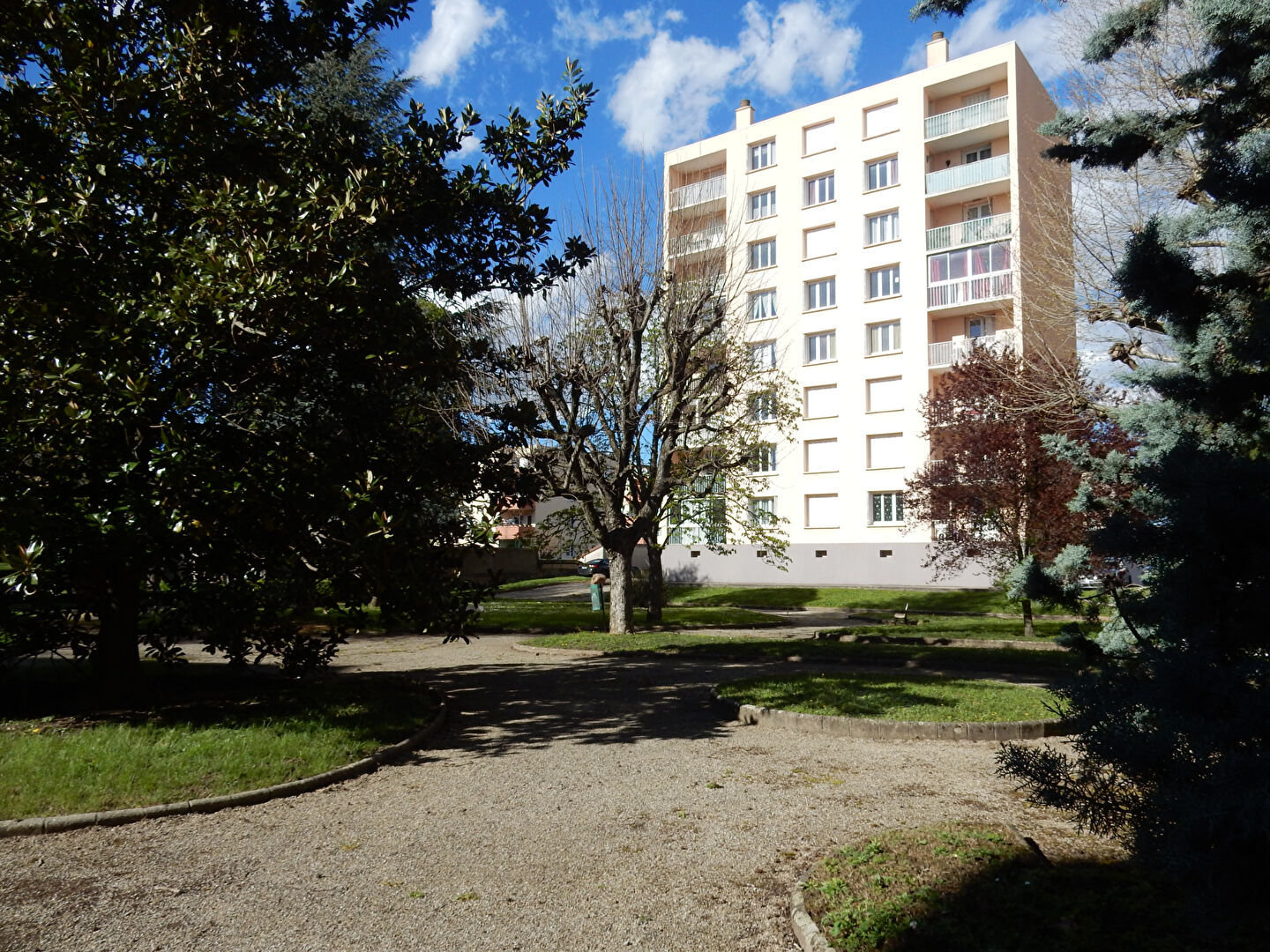 Appartement 4 pièces 70 m² saint-cyr-sur-le-rhone