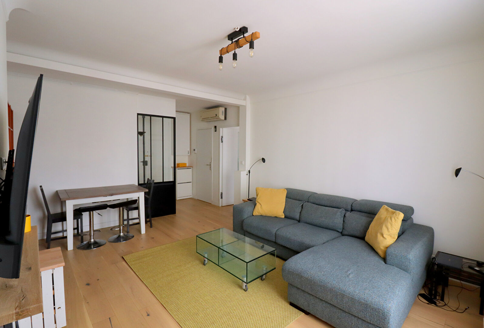 Appartement a louer  - 2 pièce(s) - 54.01 m2 - Surfyn