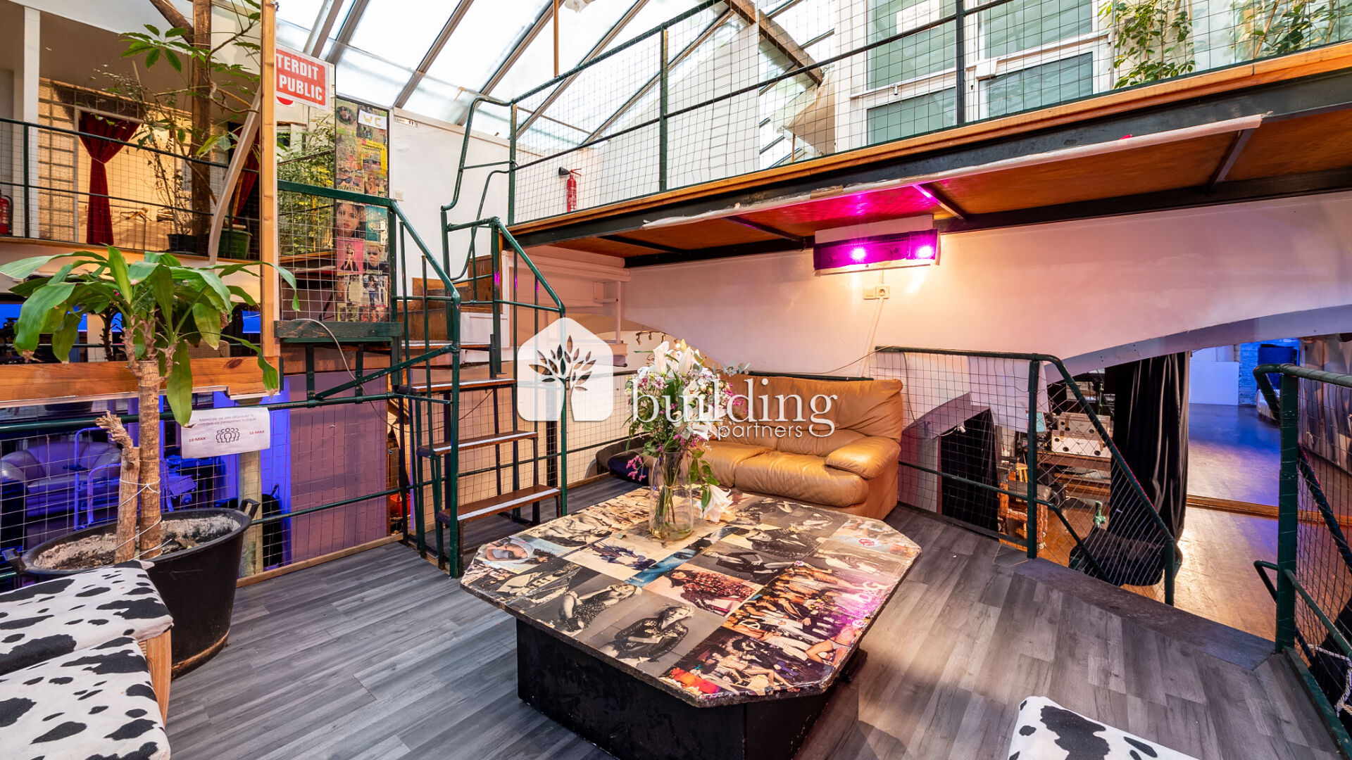 Appartement a louer paris-11e-arrondissement - 5 pièce(s) - 255 m2 - Surfyn