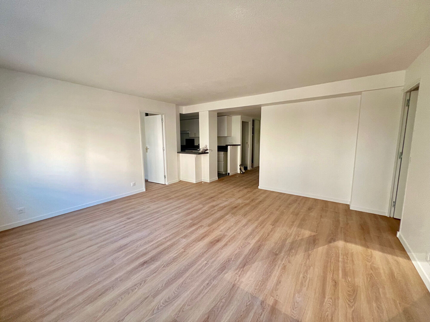 Appartement a louer paris-20e-arrondissement - 4 pièce(s) - 77.39 m2 - Surfyn