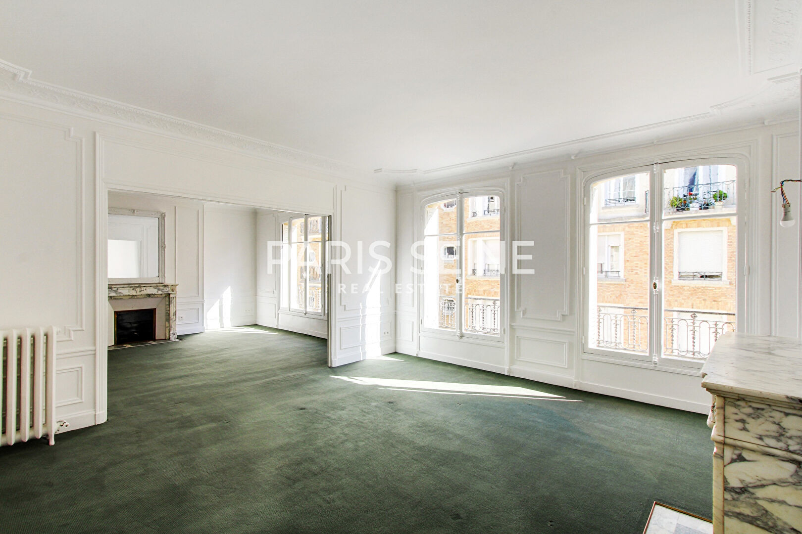 Appartement 4 pièce(s) 126 m²à louer Paris-7e-arrondissement