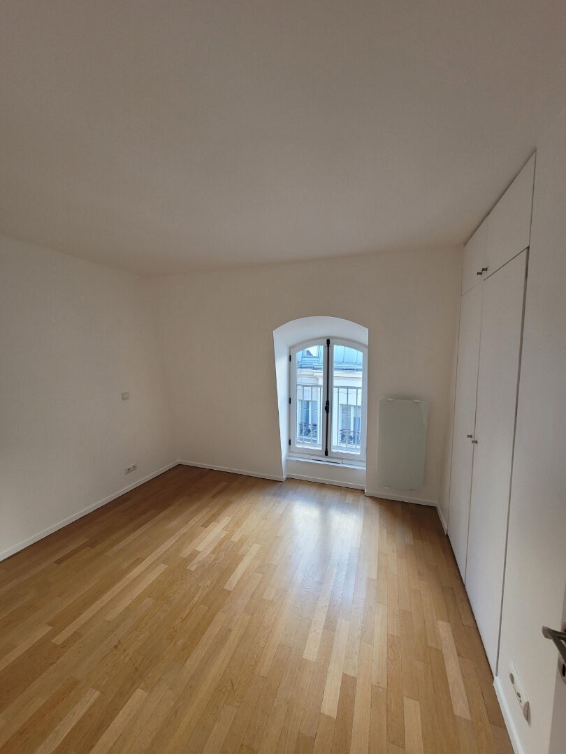 Appartement a louer paris-9e-arrondissement - 3 pièce(s) - 101.15 m2 - Surfyn
