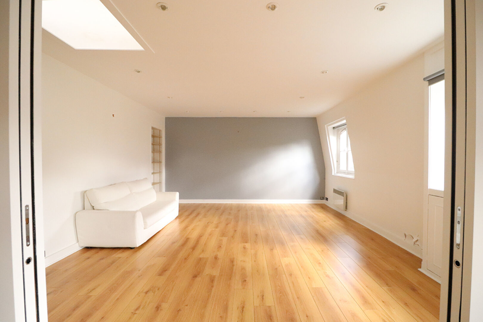 Appartement a louer  - 2 pièce(s) - 67 m2 - Surfyn