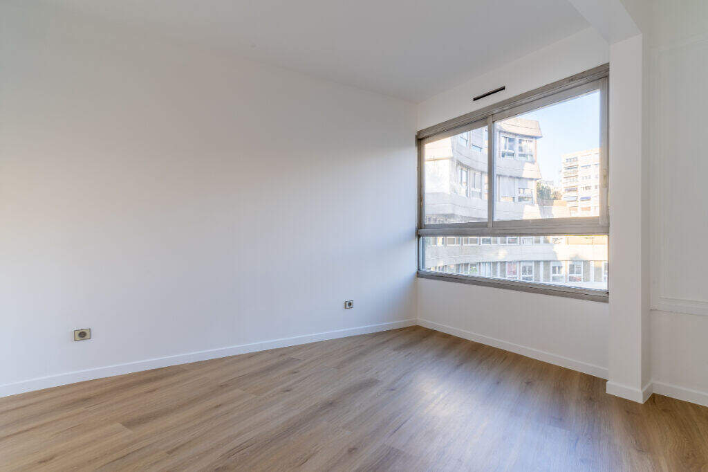 Appartement a louer paris-15e-arrondissement - 5 pièce(s) - 108 m2 - Surfyn