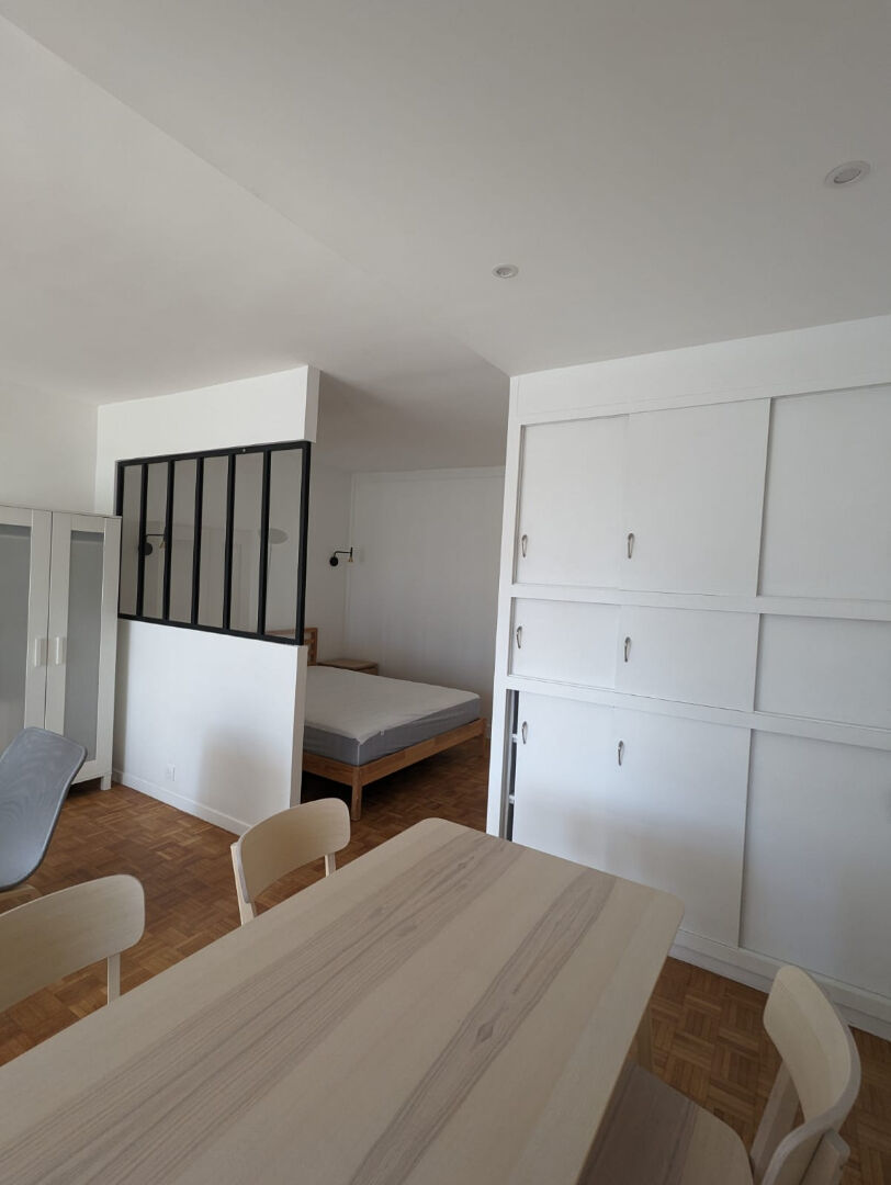 Appartement a louer  - 1 pièce(s) - 43.27 m2 - Surfyn