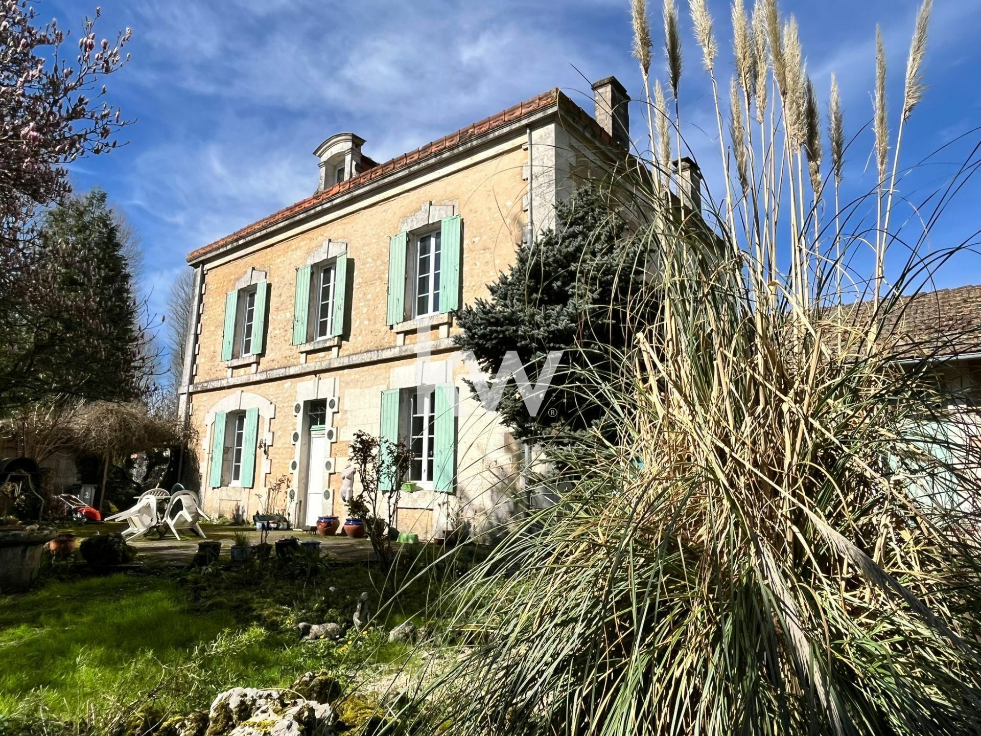 Maison 8 pièces Montmoreau-Saint-Cybard